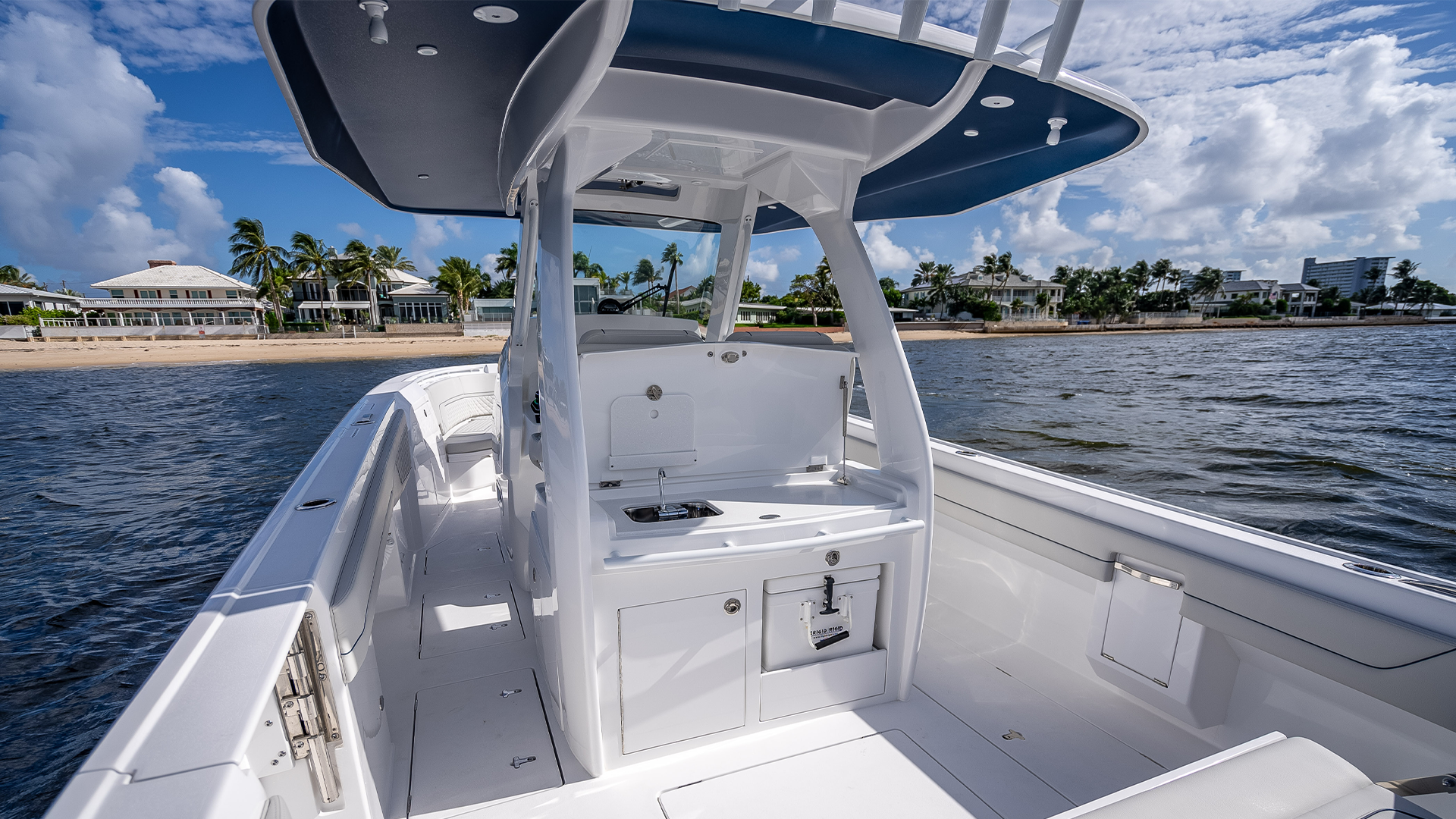Intrepid 345 NOMAD SE — 34′ 6″ Center Console | Intrepid Powerboats