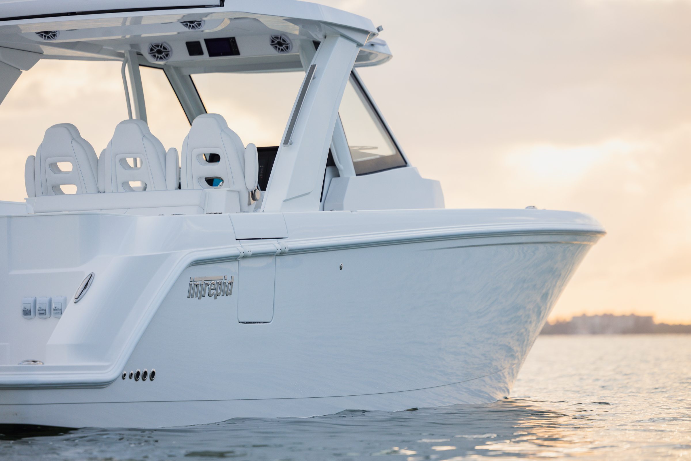 35 PANACEA 37′ 5″ Center Console Cabin | Intrepid